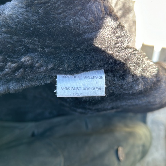 Jaeger black shearling/sheepskin winter coat - Picture 8 of 8